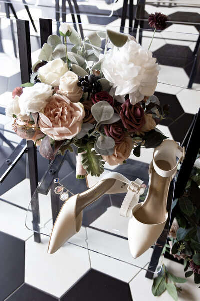 Florida Wedding Photographer and Videographer wedding day details gold trex