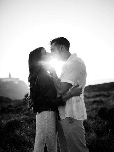 couple black & white photo sunset session in sintra Portugal