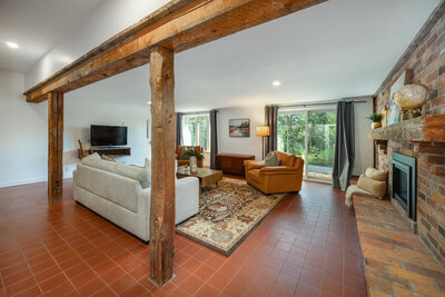 4204 Conc 8 family room (1)