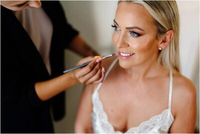Stephanie Alexandra doing brides makeup
