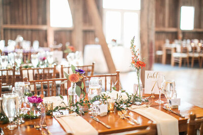 Springfield-Manor-MD-wedding-florist-Sweet-Blossoms-farm-table-Living-Radiant-Photography
