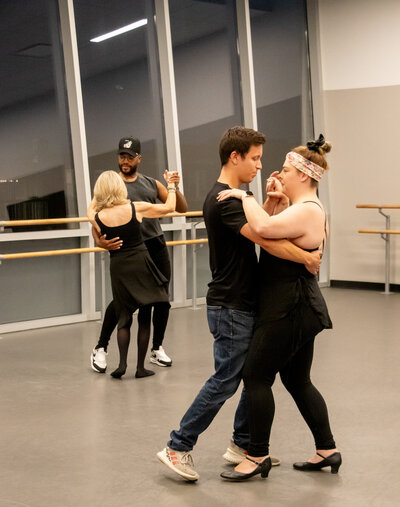 Dance lesson in Curtsy Ballroom