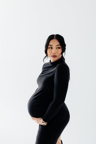 This maternity session was located at the Bountiful Pond.