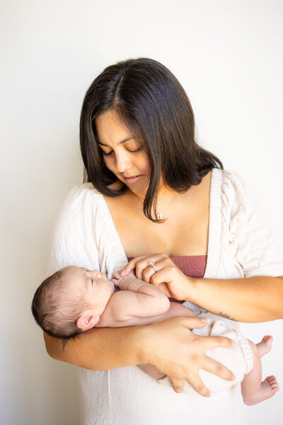 tacoma newborn photo sessions of mom and her newborn baby