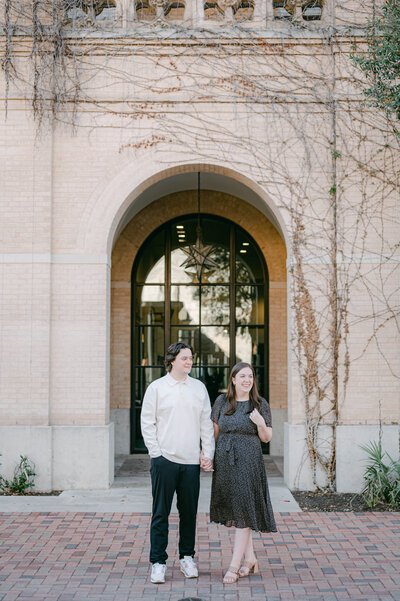 2023-03-04 Elizabeth-and-Austen-The-Historic-Pearl-Engagement-Session-San-Antonio-Photographer-12