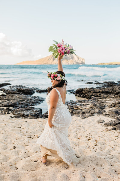 beach-elopement-in-hawaii