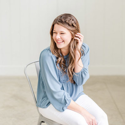 headshots-at-oak-grove-jorgensen-farms-in-the-cottage