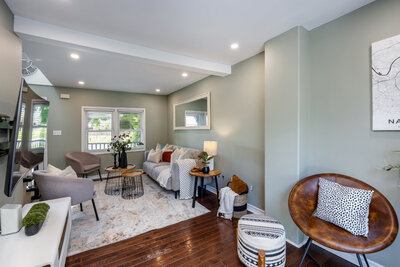 461 Townline living room (4)