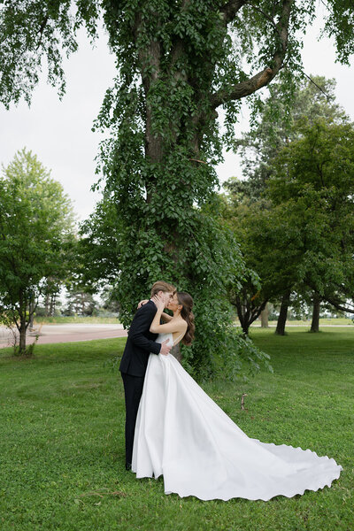 loui_photography_minneapolis_beach_club_summer_wedding-18