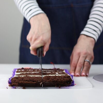 cutting brownies