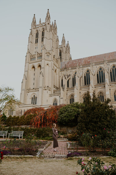 Fall-Maternity-Photoshoot-at-Washington-DC-National-Cathederal
