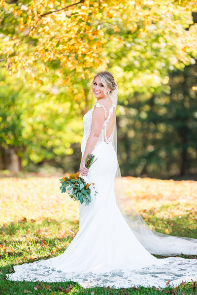 Cookeville, TN bride in the fall