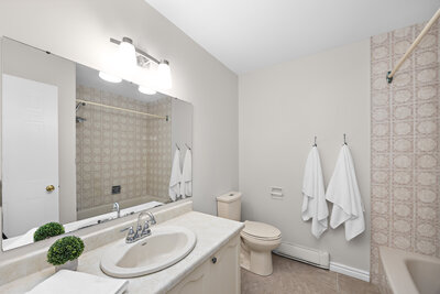 7 Kingsview main bath