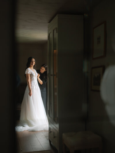 Embark on your bridal fashion journey with Agency 8 Bridal Stylist.. Our tailored approach includes finding the perfect dress, styling wedding day accessories, and providing day-of wedding services. Your dream wedding ensemble awaits!