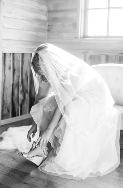 Elizabeth-HIll-Photography-Barns-At-Chipridge-Wedding-Photographer-Abingdon-VA-Wedding-Photographer-98