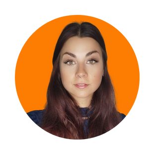 Eine Frau ist auf einem Orangen Hintergrund abgebildet