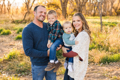 Phoenix photographer captures family fall photo