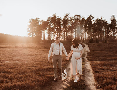 Zwangerschapsshoot golden hour heide Jolien Leen Fotografie