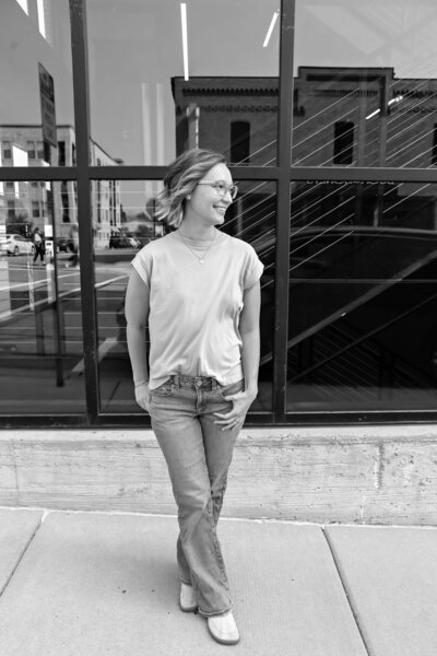 Elizabeth Rose, offering individual Integrative Wellness Coaching to support you in finding balance, building resilience, and empowering you to live a purposeful and fulfilling life.