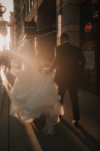 wedding couple sunset in the background