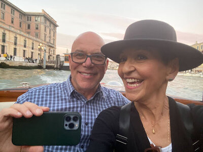 Melinda Fornero and husband Dan taking a selfie