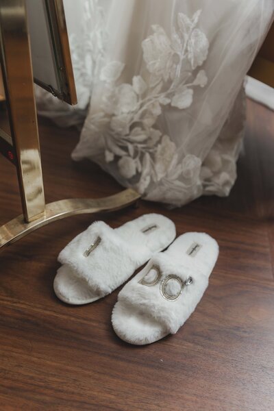 White Room Wedding | Florida Documentary Photographer | Phavy Photography