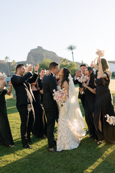 Palm Springs wedding reception table, designed by Snapdragon Bloom Bar.