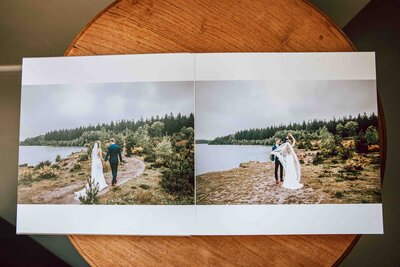Trouwfoto's in boek