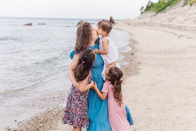 Sara Sniderman with daughters
