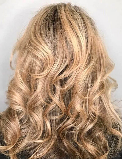 Curly balayage hair stylist in Murrells Inlet