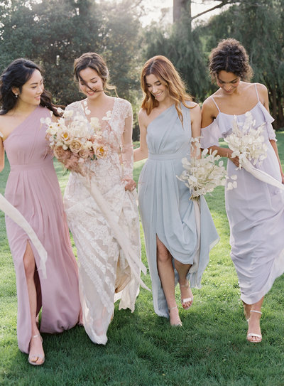 6 pastel bridesmaids