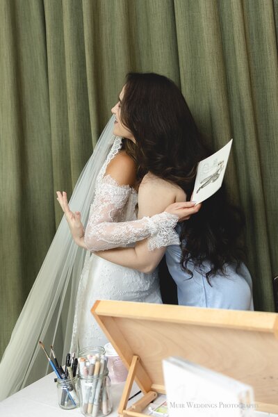 bride-and-live-artist-portrait-reaction