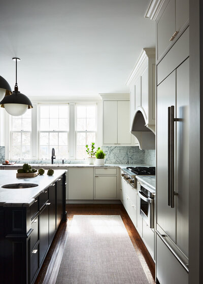 Historic architecture meets modern interiors and vibrant art in a Concord estate, brought to life by Boston interior designer Sarah Scales.