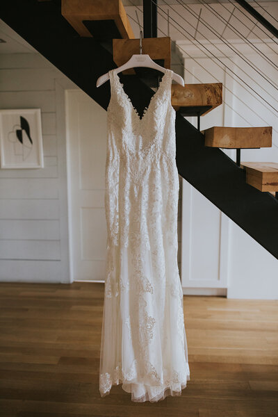 lace wedding dress of seattle bride