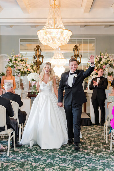 Wedding photos at the four seasons in St. Louis Missouri