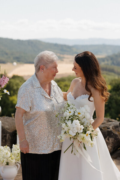 youngberghill-winery-wedding-photos-howie-photography-117