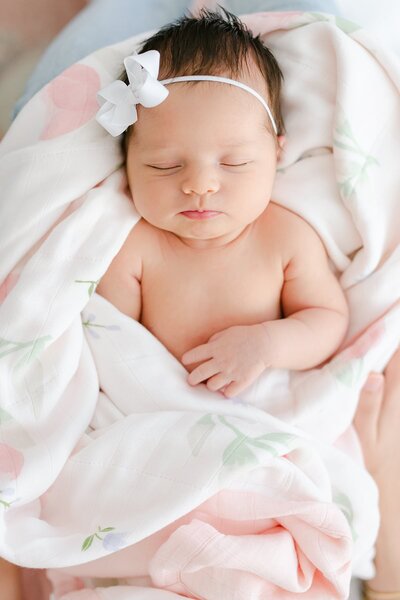 Newborn-Girl-Photos-At-Home-In-South-Carolina-15