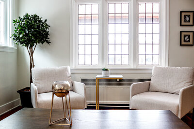 Cozy reading nook with layered textures and neutral décor for buyer inspiration