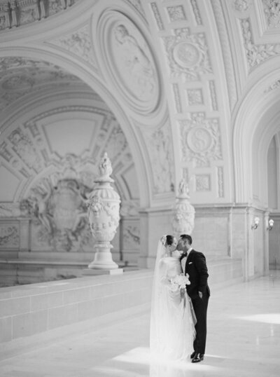 04-Texas-Film-Wedding-Photographer-RuétPhoto-Texas-Film-Wedding-Photographer-RuétPhoto-11-bw-BrittanyGil-WeddingPreview-featherandtwine-103Austin-Photographer-RuétPhoto-