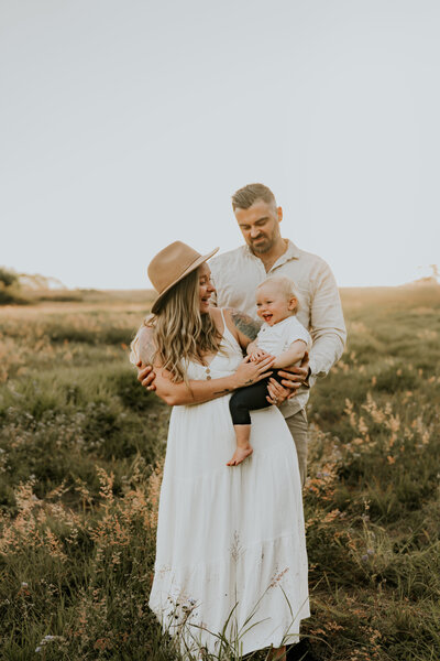 pregnancy photographer capturing family