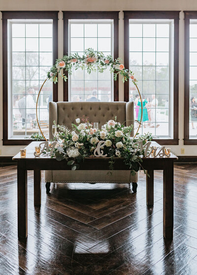 Leigh Florist Design Studio Weddign Sweetheart table