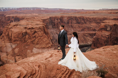 This couple eloped in the winter at Horseshoe Bend in Arizona.