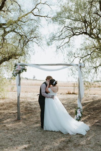 bright-beechworth-wanagaratta-wedding-photograher_072