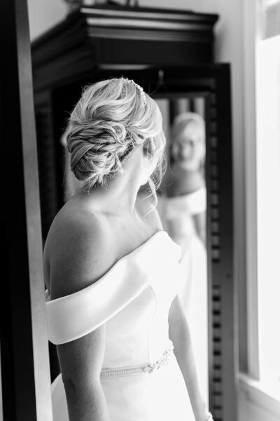 Bret and Brandie Evansville Owensboro Weddings Black and White Gallery20