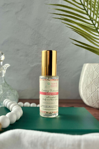 sun-and-moon-garden-botanicals-spring-woods-spray