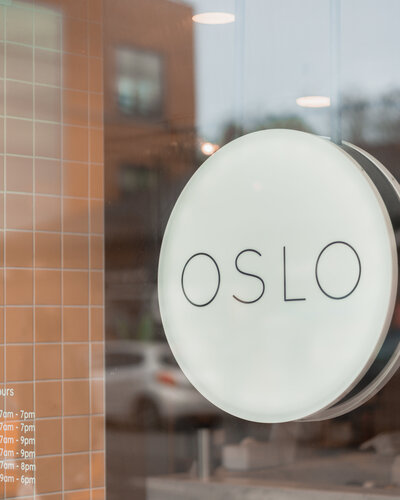 photo of oslo beauty sign in window of oslo dublin salon mespil road