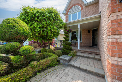 38 Apple Blossom front porch (4)