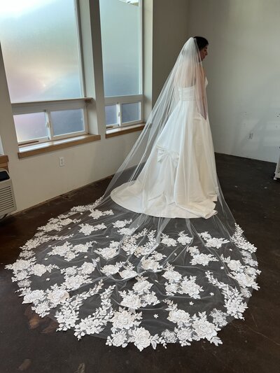 custom lace bridal veil made to match her wedding gown