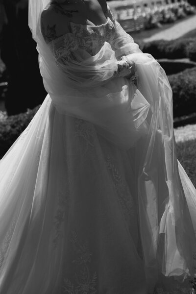 brides-gown-black-white-glittery-emily-snyder-photography-texas-destinations