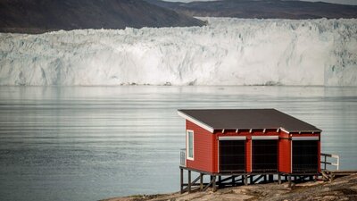 glacier-lodge-hut-1